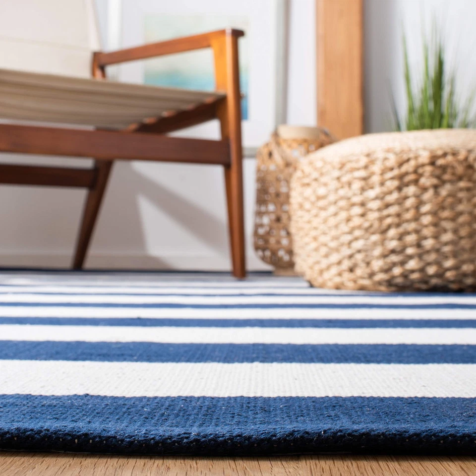 Montauk Collection Area Rug - 5' x 8', Navy & Ivory, Handmade Flatweave Cotto... - Image 4 of 4
