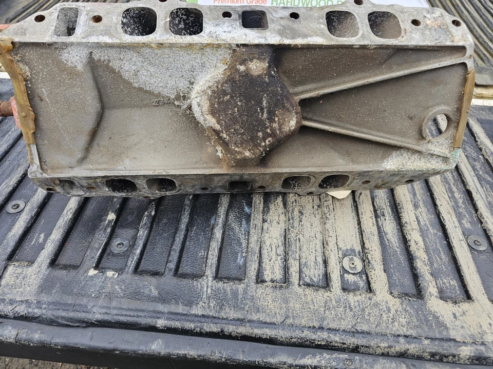 Colector de admisión de aluminio Edelbrock Torker 2-O Big Block Chevy 396 427 454  Foto 3 de 4