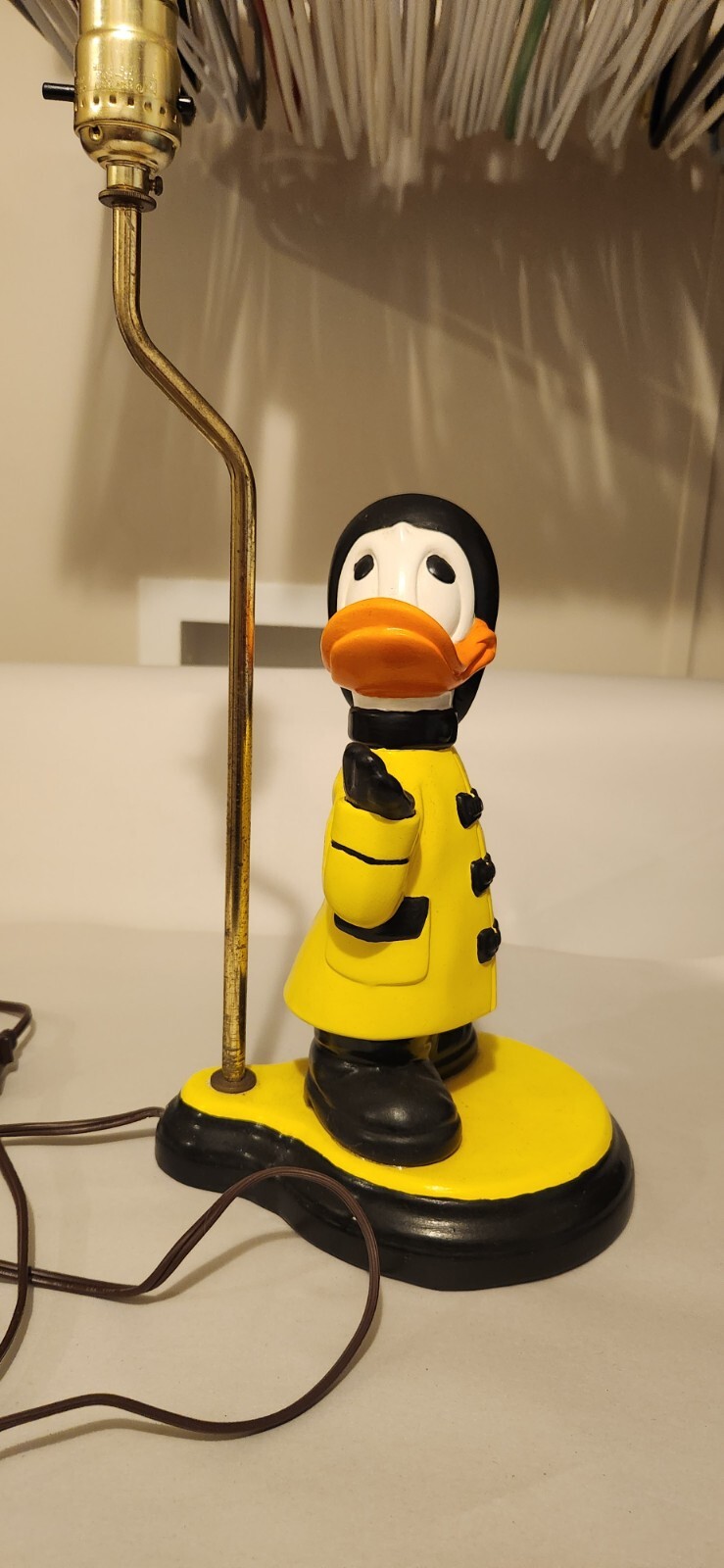 Vintage 1974 Donald Duck Lamp in Yellow Raincoat by Gare Inc Walt Disney 18 Inch-image