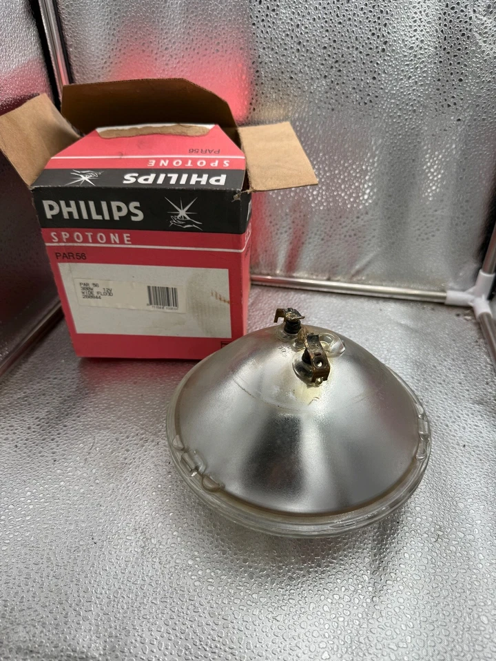 Philips Par 56 300W Halogen Lamp 300W 12V Wide Flood 260844 New/Boxed - Image 3 of 3