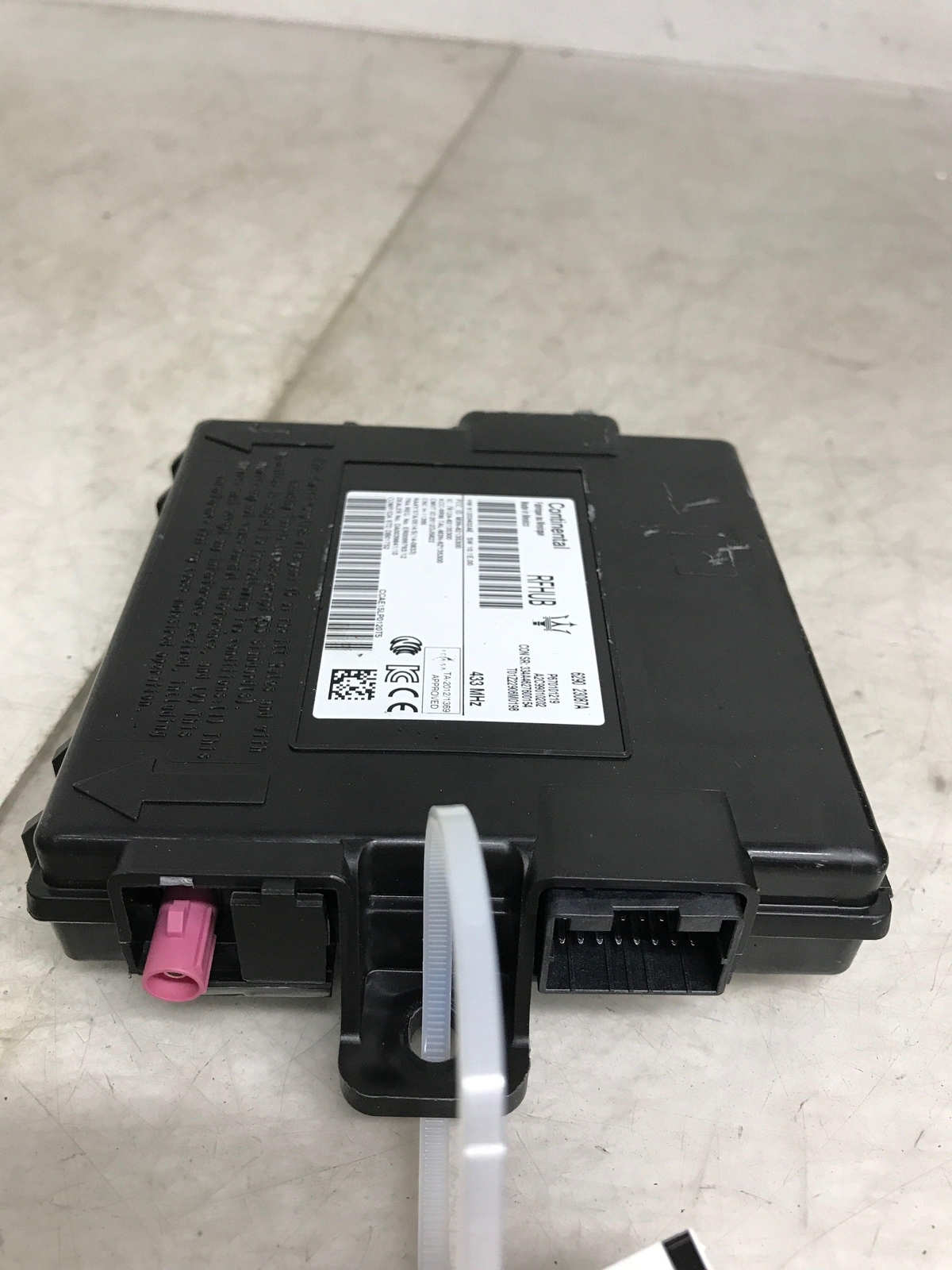 2017 - 2022 MASERATI LEVANTE OEM PASSIVE ENTRY CONTROL MODULE W/ REMOTE START