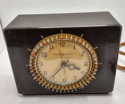 Vintage 1939 General Electric Household Clock/Timer Bakelite Model