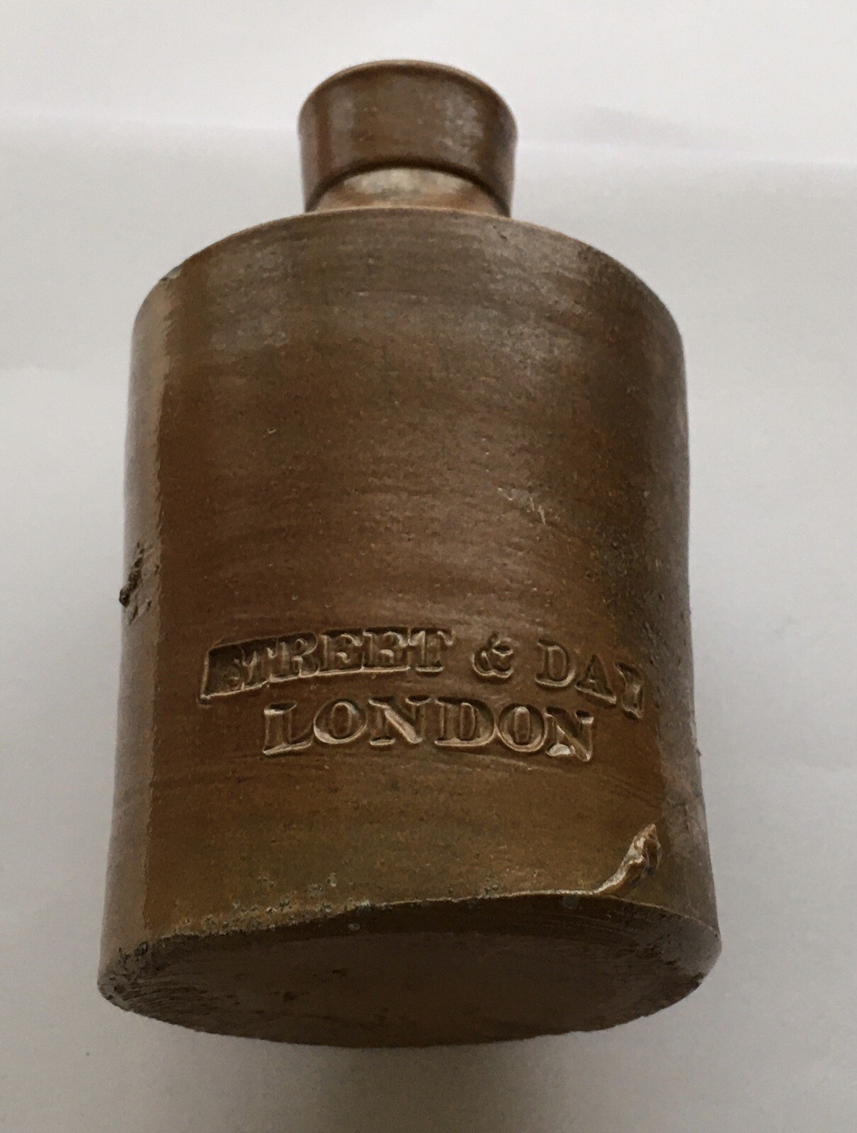 Pre-Owned, Antique 1880’s, Brown Stone Ink Bottle, Marked Street and Day London - Picture 2 of 2