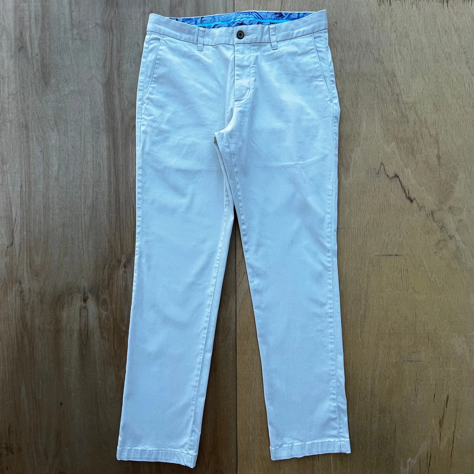 TOMMY BAHAMA CHINO GOLF DRESS PANTS MEN’S sz 33W x 32L Tan Lightweight