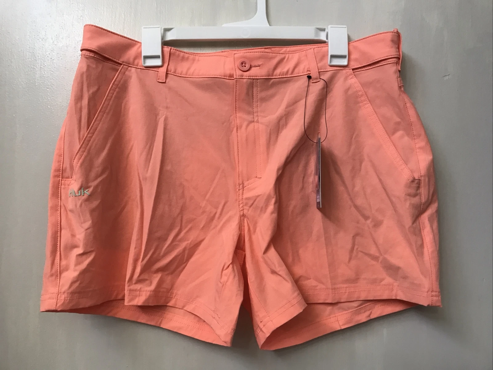 HUK Coral Next Level Fishing Shorts Womens Size XL 5” Inseam NWT