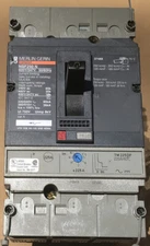 MERLIN GERIN NSF NSF250N 3 POLE 225 AMP CIRCUIT BREAKER COMPACT WITH PLUG IN KIT