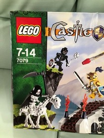 LEGO 7079 Castle Golden Knights Tower Sealed