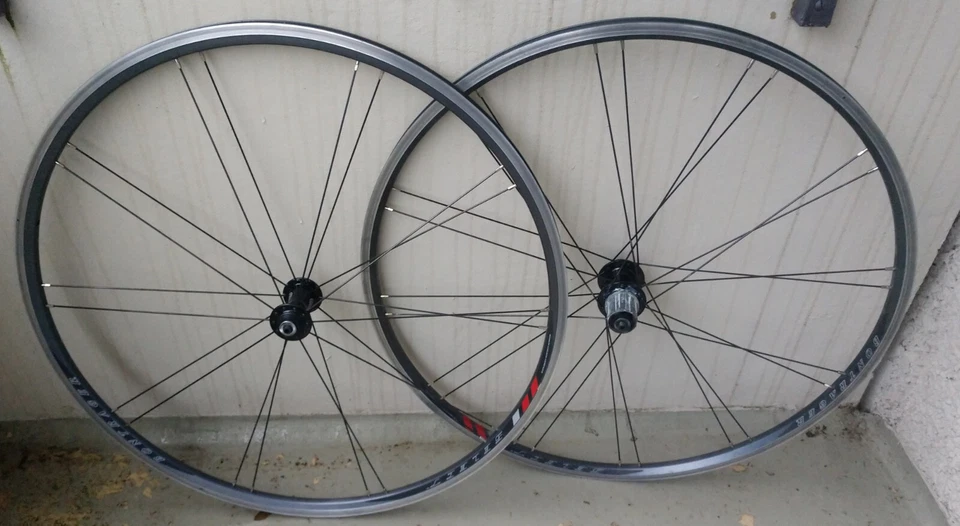 Bontrager Select Laufradsatz LRS Shimano 8 9 10 11 Fach Trek Felgen