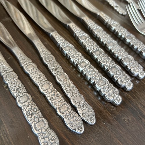 ONEIDA Stainless VIOLA VOILA 17 Pc 7 Knive 5 Spoons 5 Spoons Vintage - Picture 3 of 5