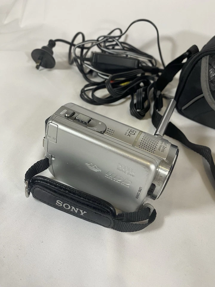 Sony Handycam DCR-SR68 Digital Camcorder 80GB HDD 2000X Optical AC BATTERY WORKS - Image 3 of 4