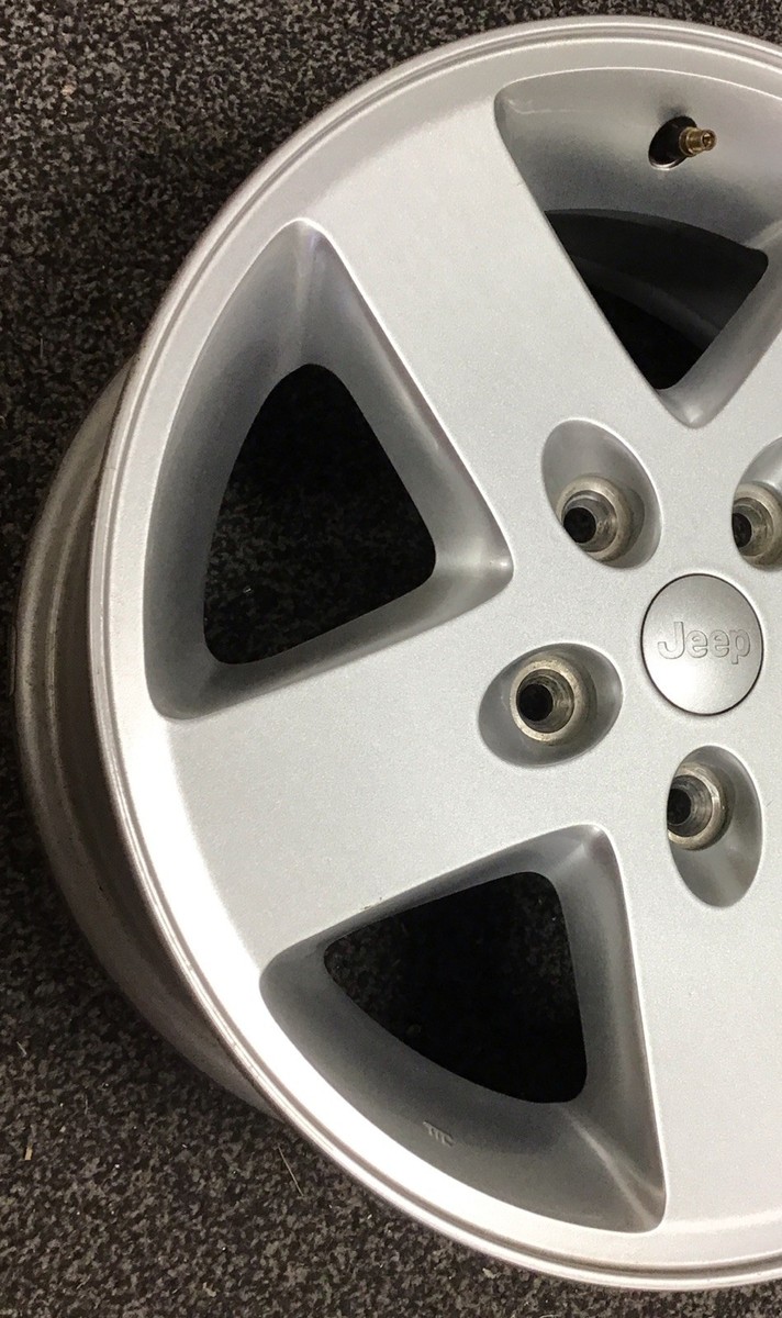 17 Inch Silver 5 Spoke Alloy Wheel OE 1AH78TRMAE Fits 07-17