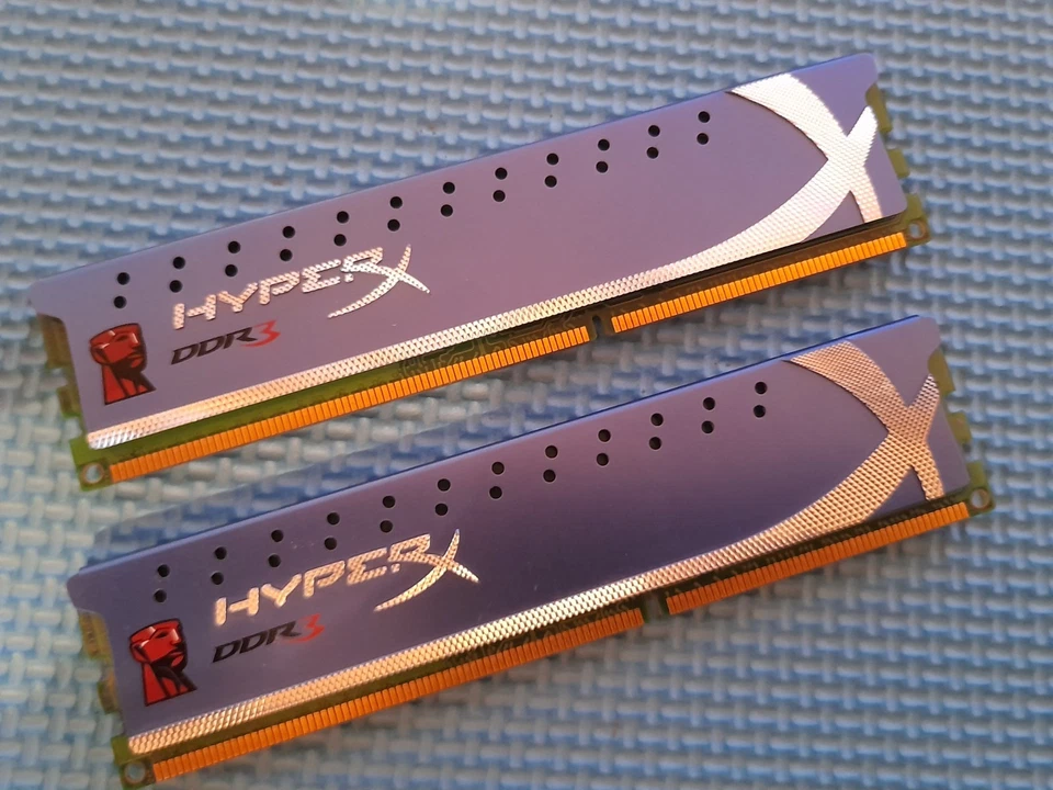 x2 HyperX 1 GB DDR3  desktop memory ram - Image 3 of 3