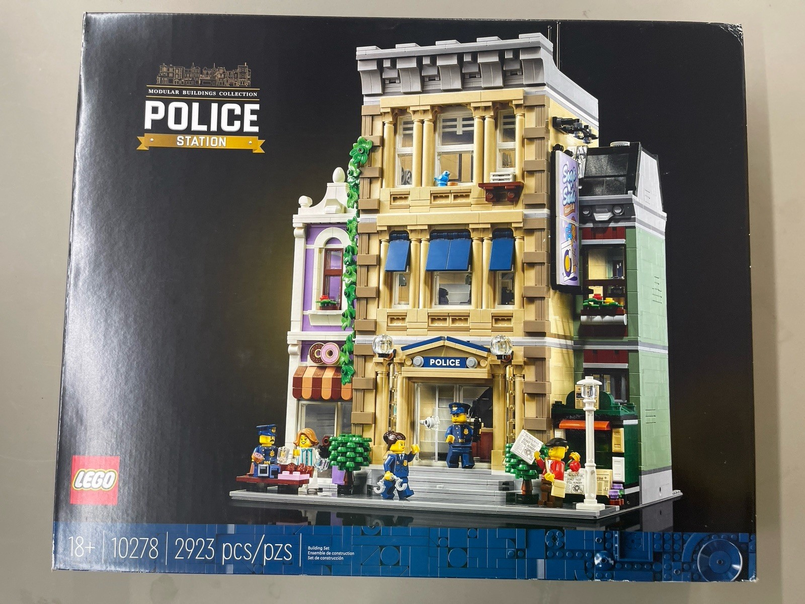 LEGO Police Station 10278 New Factory Sealed Modular Box Not Perfect Ships Free