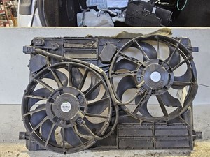 2017-2019 Ford Escape Radiator Fan Motor Fan Assembly 1.5L