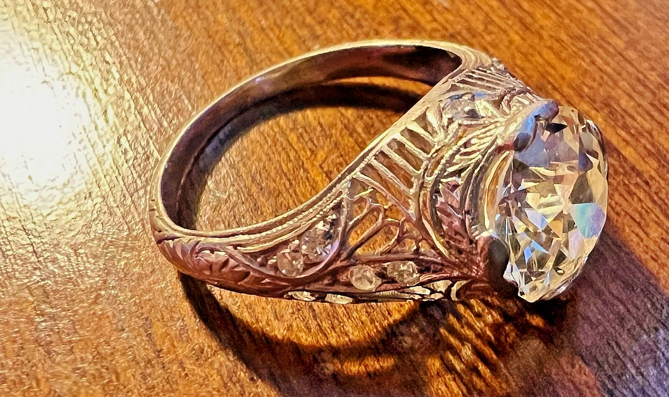 1920’s Platinum Art deco Filigree Ring-Old European Cut Antique Diamond ~2.26ct - Image 3 of 4