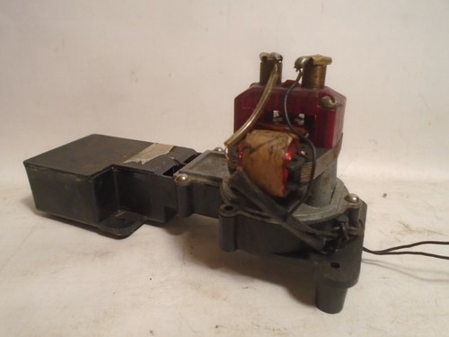 ORIGINAL AMERICAN FLYER WHISTLE UNIT FOR 23568 WHISTLING BILLBOARD .