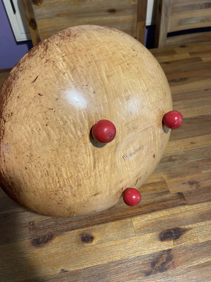 Винтажная круглая деревянная чаша на ножках для теста Munising 12 дюймов с красными шариковыми ножками - Изображение 3 из 4