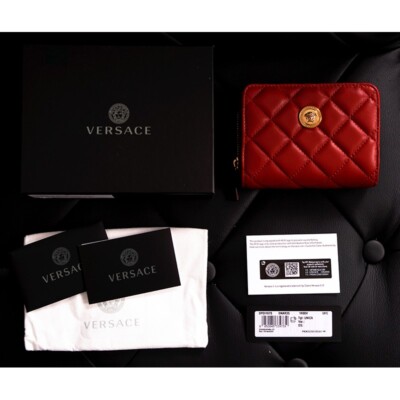 VERSACE★素敵!Red Leather Quilted Gold Medusa Wallet NEW $625 VERSACE Red Leather Quilted GOLD MEDUSA Zip Pouch