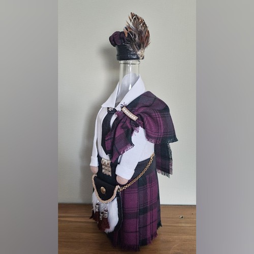 Wine,Whiskey,Kilt,bottle cover, tartan,decorations table,gift bag,wedding idea - Picture 5 of 7