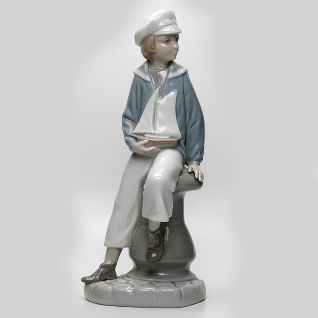 VINTAGE RETIRED LLADRO BOY WITH YACHT LIMITED EDITION HISTORICAL