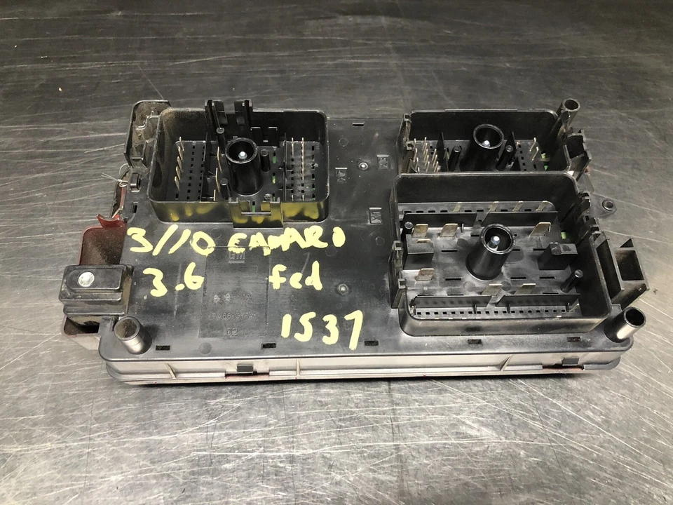 2010 2011 Chevrolet Camaro Engine Bay Fuse Box Relay Center Foto 2 de 4