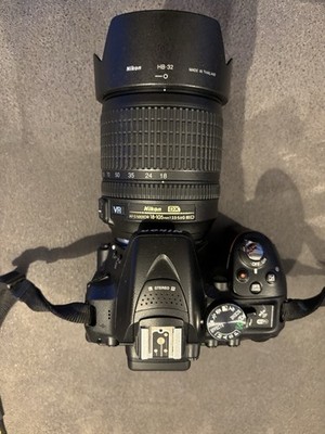 NIKON D 5300 Spiegelreflexkamera, 24,2 MP + Nikon AF-S DX NIKKOR 18-105mm VR 