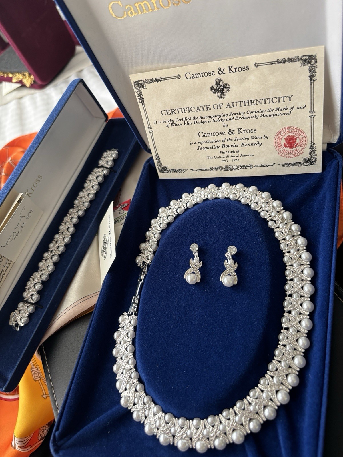 CAMROSE & KROSS JACQUELINE JBK PEARL CRYSTAL NECKLACE BRACELET EARRING SET,COA