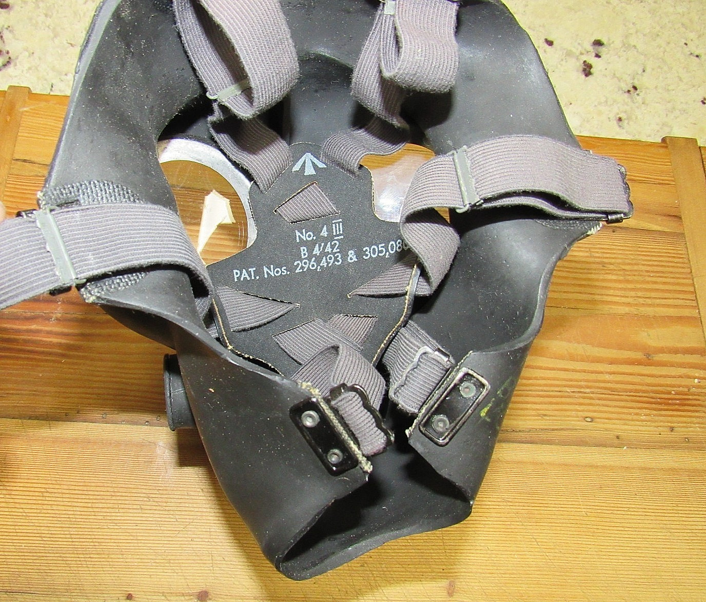 British WW2 Civilian Gas Mask Marked B4/42 Original Authentic Used 1942 No.4 Old