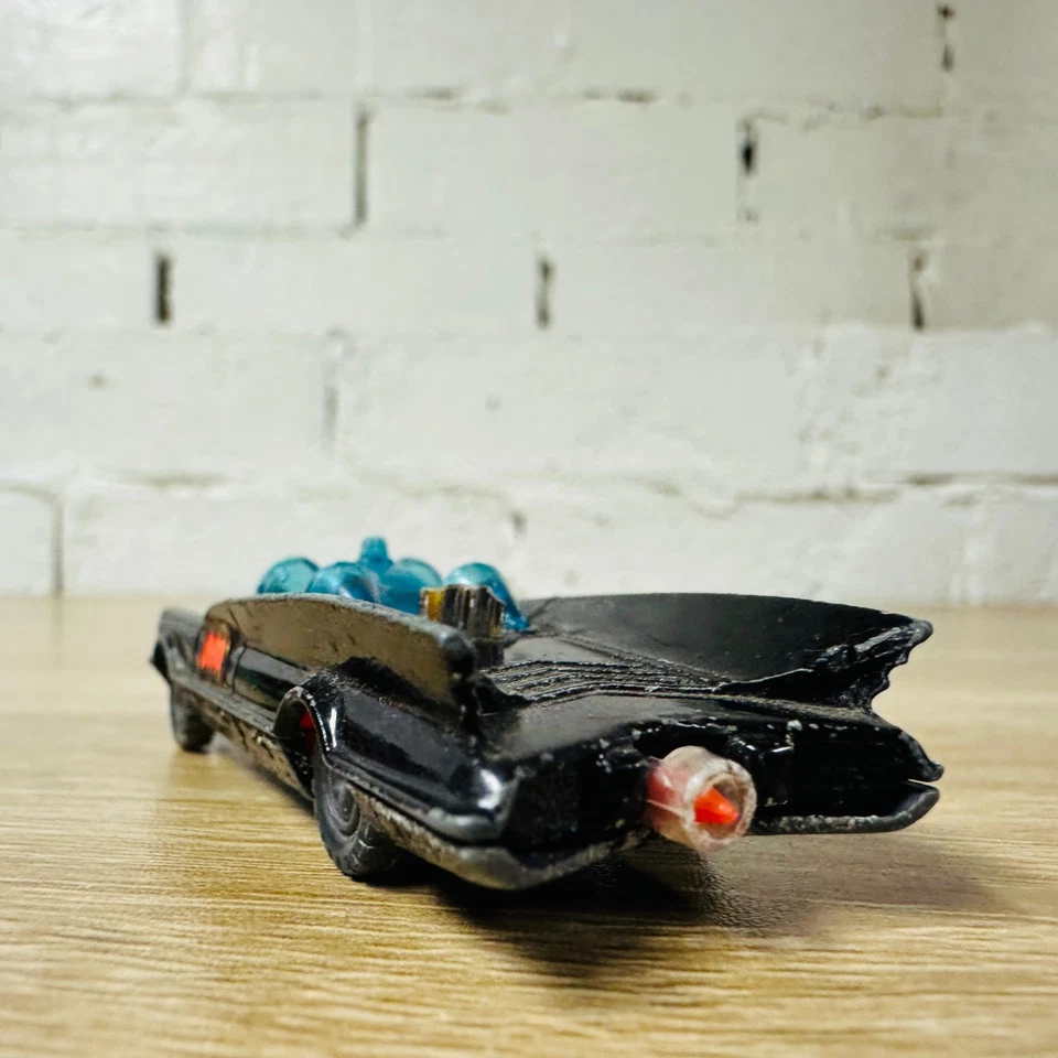 Литой винтажный классический бэтмобиль Husky телесериал Batman масштаб 1:64 - Изображение 4 из 4