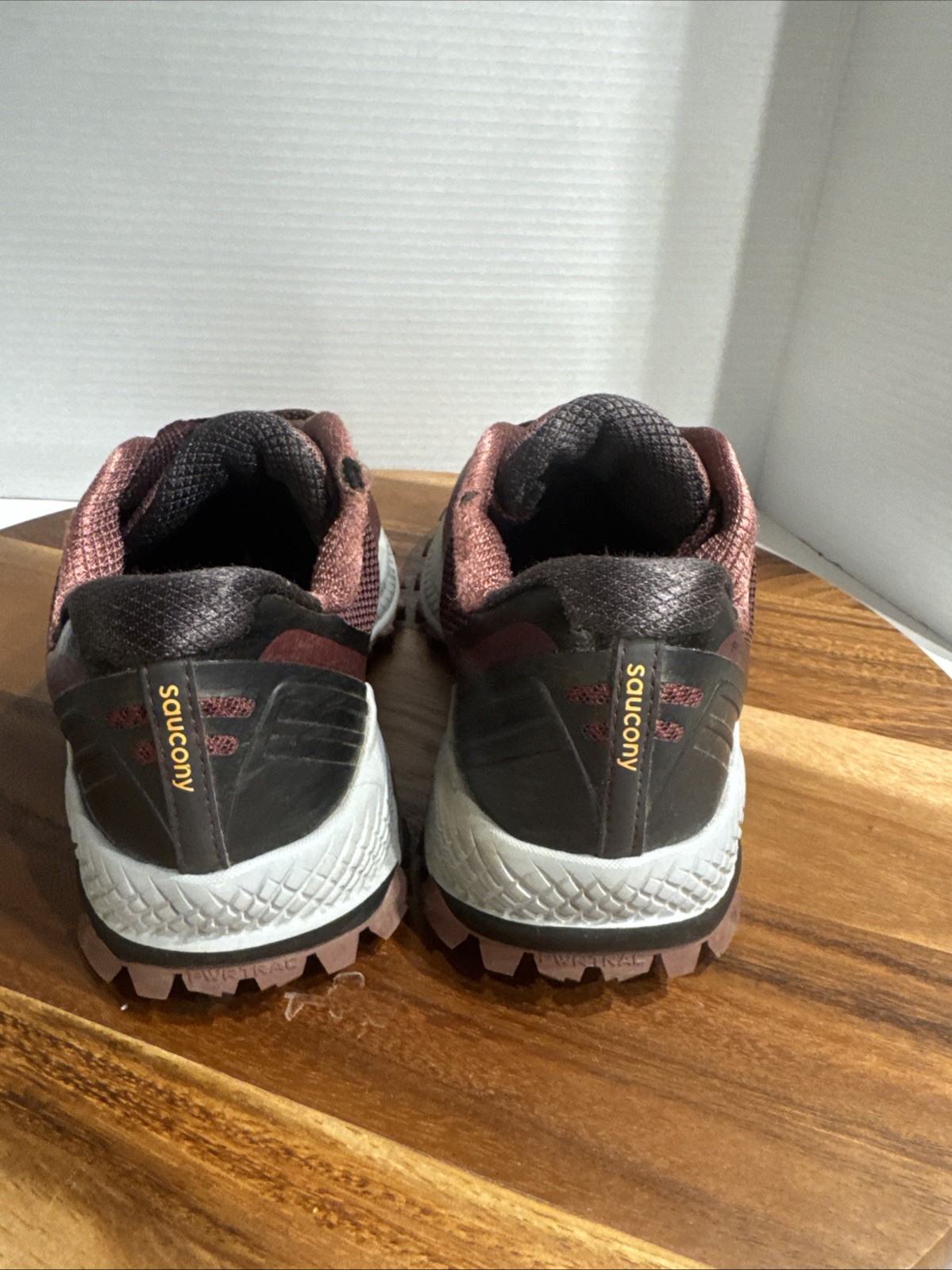 Saucony Women's Run Anywhere Everun Maroon Trail Running Hiking Shoes  Size 9 thumbnail 5