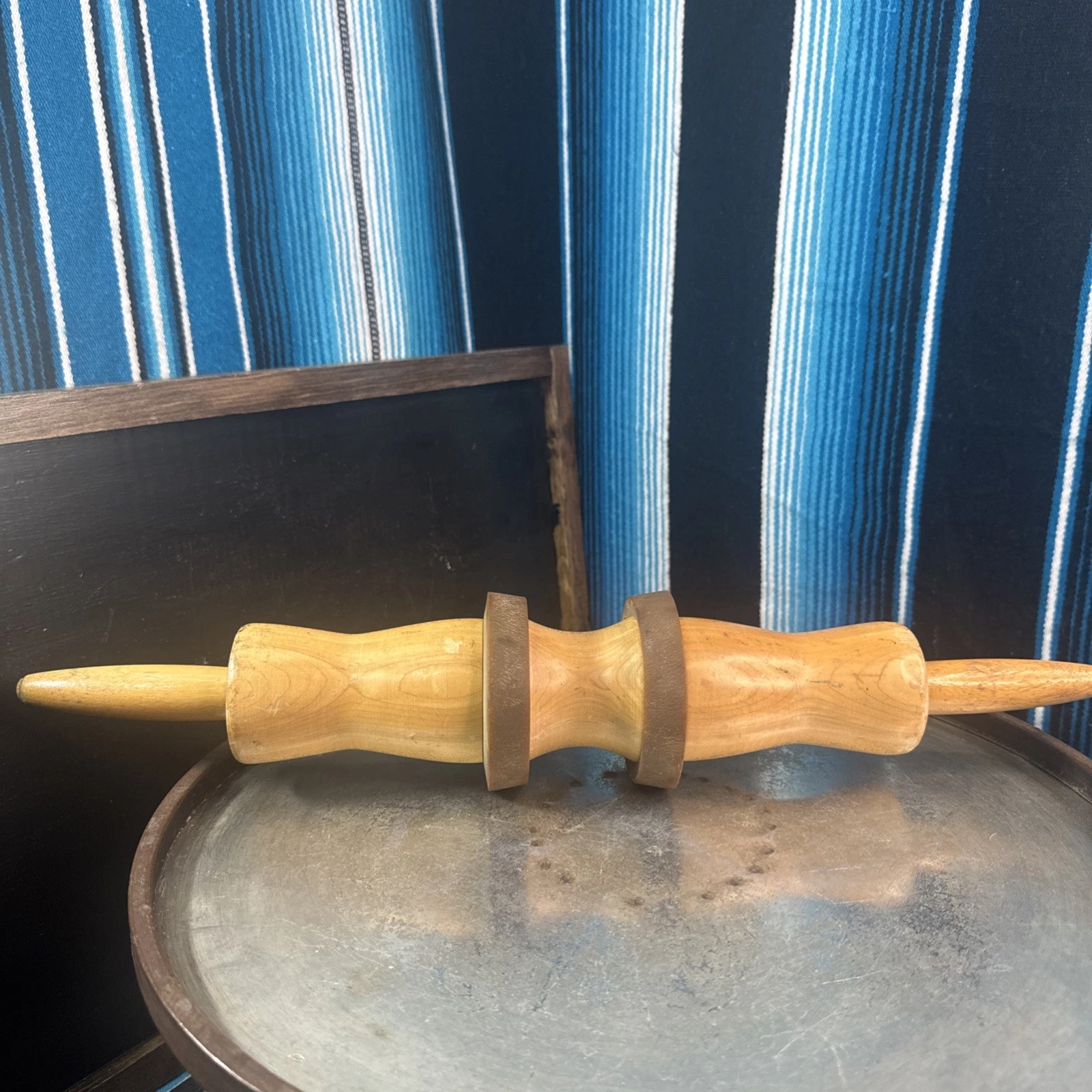 VTG Specialty Wooden Dough Rolling Pin Rubber Raised Center Rare