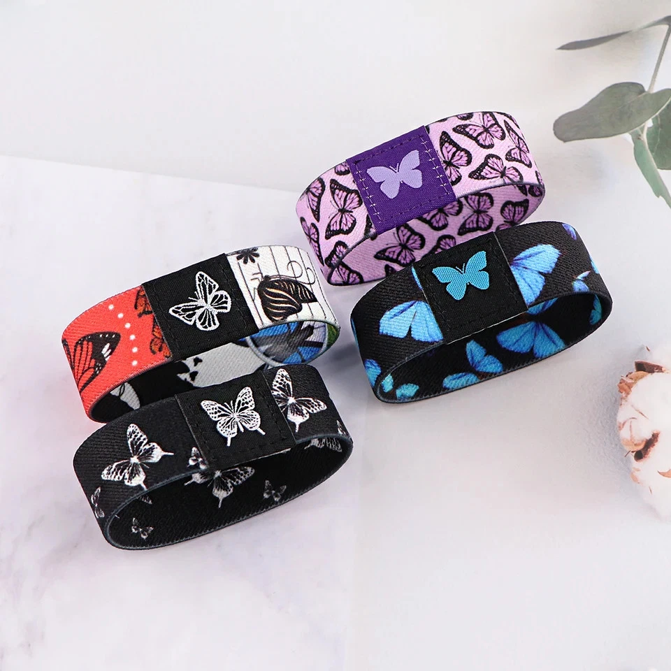 Pulsera brazalete amistad arco iris cuerda elástica con dije de pata de perro parejas Foto 4 de 4