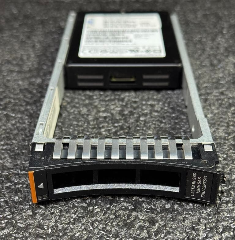 IBM 02PX541 02YC036 02PX748 1,92TB 12Gb/s SAS 2.5