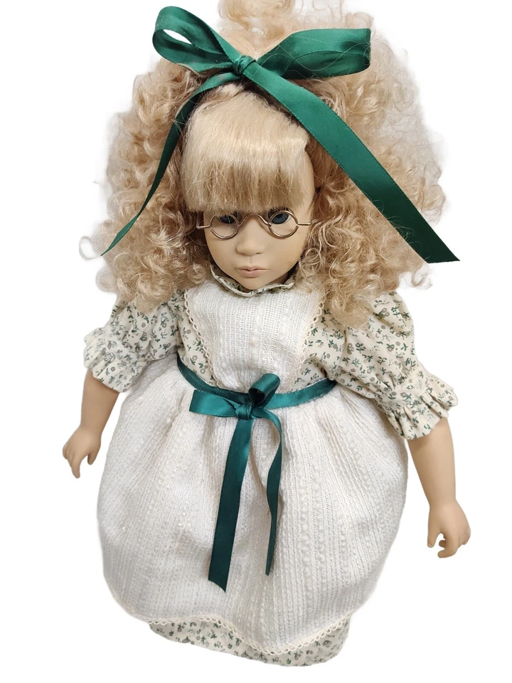 Muñeca Effanbee 1989 pelo rubio rizado y gafas Foto 3 de 4