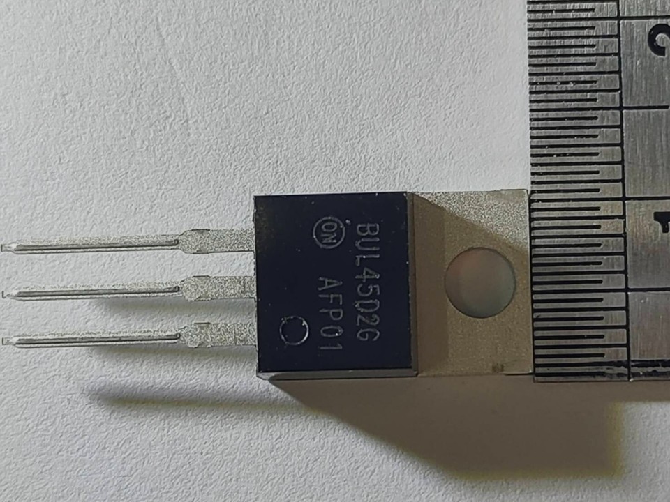 Lot De 9 Transistors Motorola 2N3735 TO-5 - 1.5A 400V, Neufs Jamais Utilisés