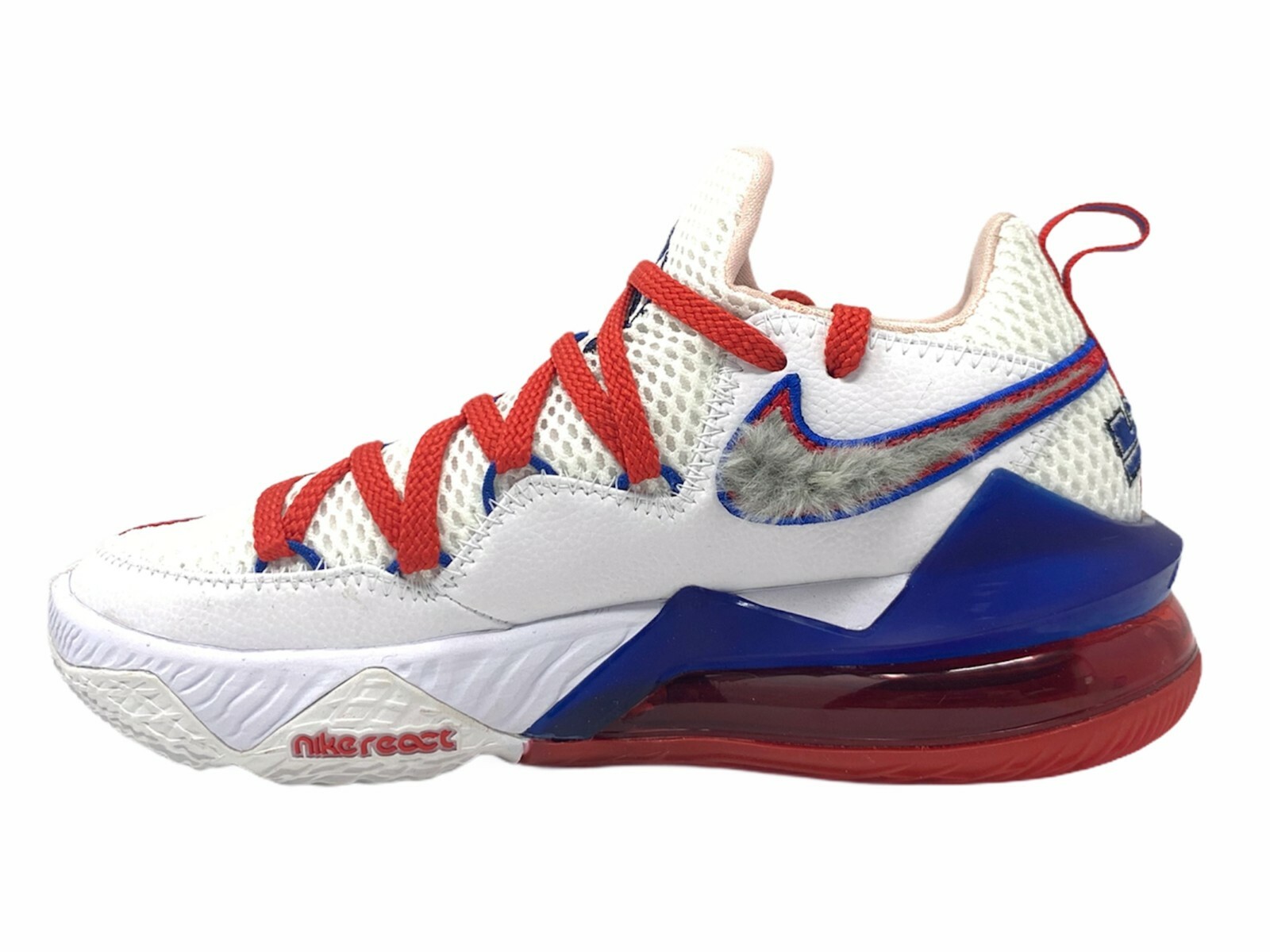 lebron james tune squad shoes