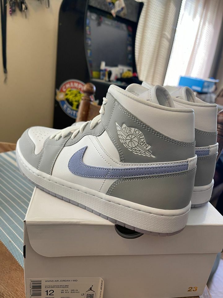 Nike Air Jordan 1 Mid Wolf Grey Aluminum (BQ6472-105) 12W/10.5M | eBay