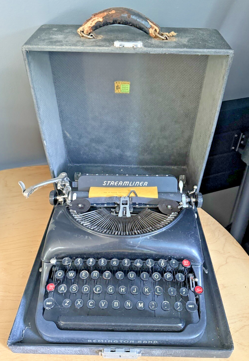 Vintage Antique Streamliner Remington Rand Typewriter With Case