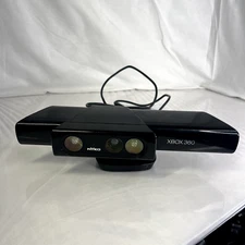 Xbox 360 Kinect Sensor w/Nyko Zoom 86085-A50 Zoom OEM Microsoft