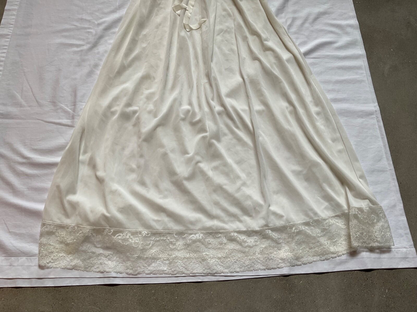 LUXITE by Kayser Vintage Women's Nightgown size 36 white cream Lace  Cottagecore