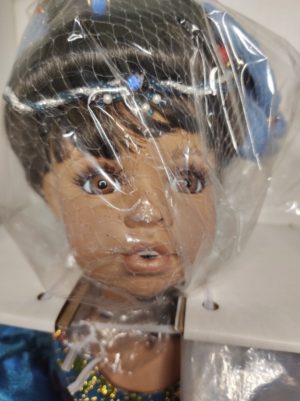 Rare Treasures Forever Collection “Pearl” By William Tung 18” Doll 238/1000 New