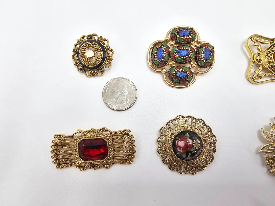 40 Piece Vintage Brooch Lot Stones Resin Many Signed Fashion Costume Jewerly Lot - Image 2 of 4