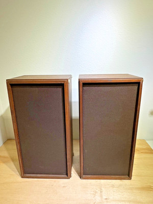 Pair of KLH Model 20 Twenty Vintage Stereo Speakers & Walnut Cases | Sold AS-IS