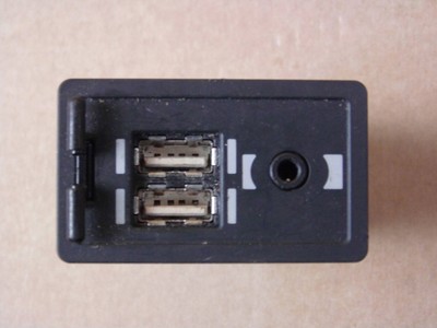 Lexus UX port socket USB AUX 86190-11010 * | eBay