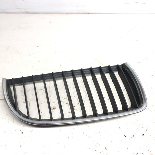 BMW 3ER E90 320D DIESEL STOßSTANGE VORNE NIERE GITTER RECHTS 2004 - 2008