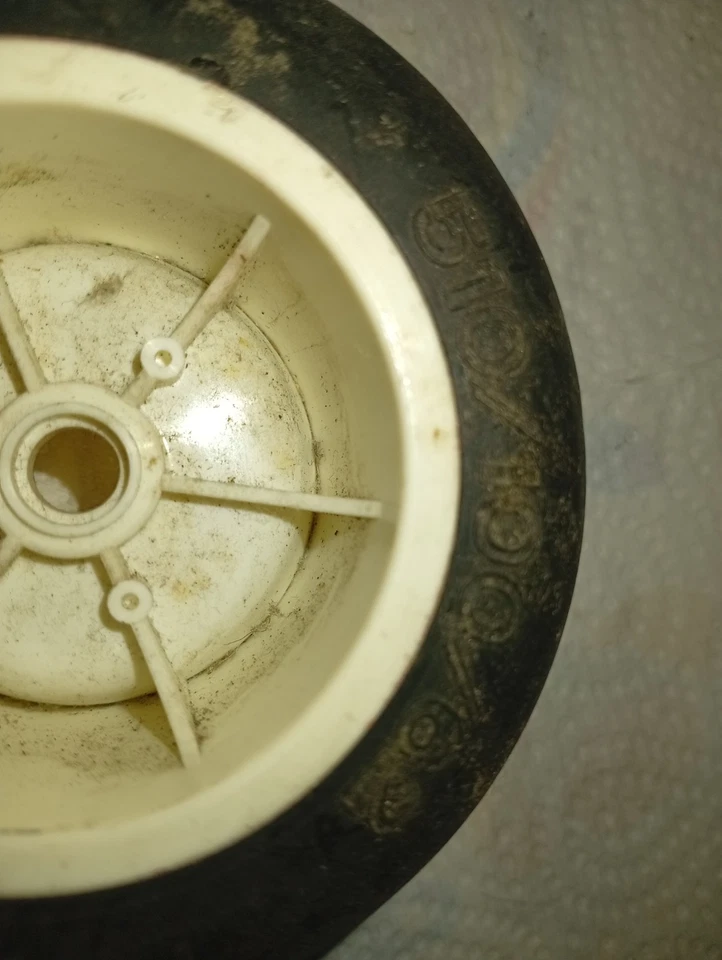 2 roues kyosho 510/100/62 vintage - Photo 3/4