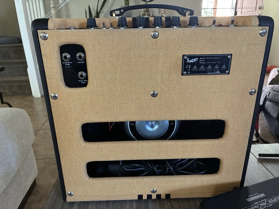 Combo amplificador de guitarra Supro 1822RTB Delta King 12 tubos 15 vatios tweed negro Foto 2 de 4