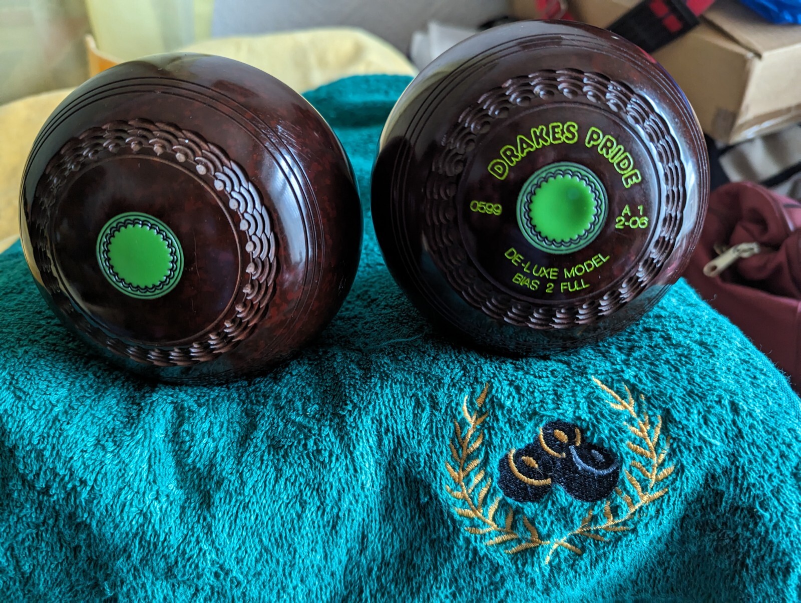 crown green bowls 2lb 6oz Drakes Pride Deluxe eBay