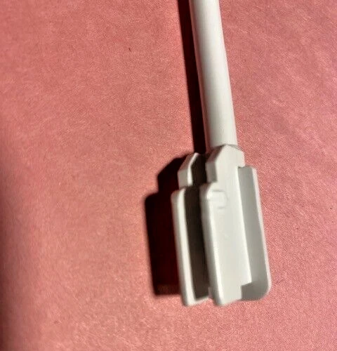 Pin de carrete horizontal para máquina de coser Elna número 659067005 Foto 3 de 3