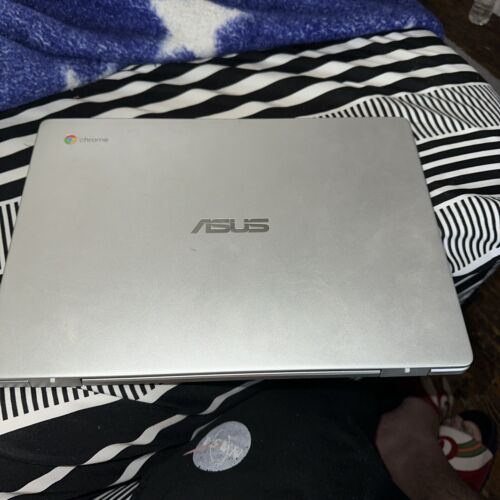ASUS Chromebook C523NA-TH44F 15.6" FHD LED Celeron N3350 4GB 64GB eMMC Chrome OS - Afbeelding 1 van 5